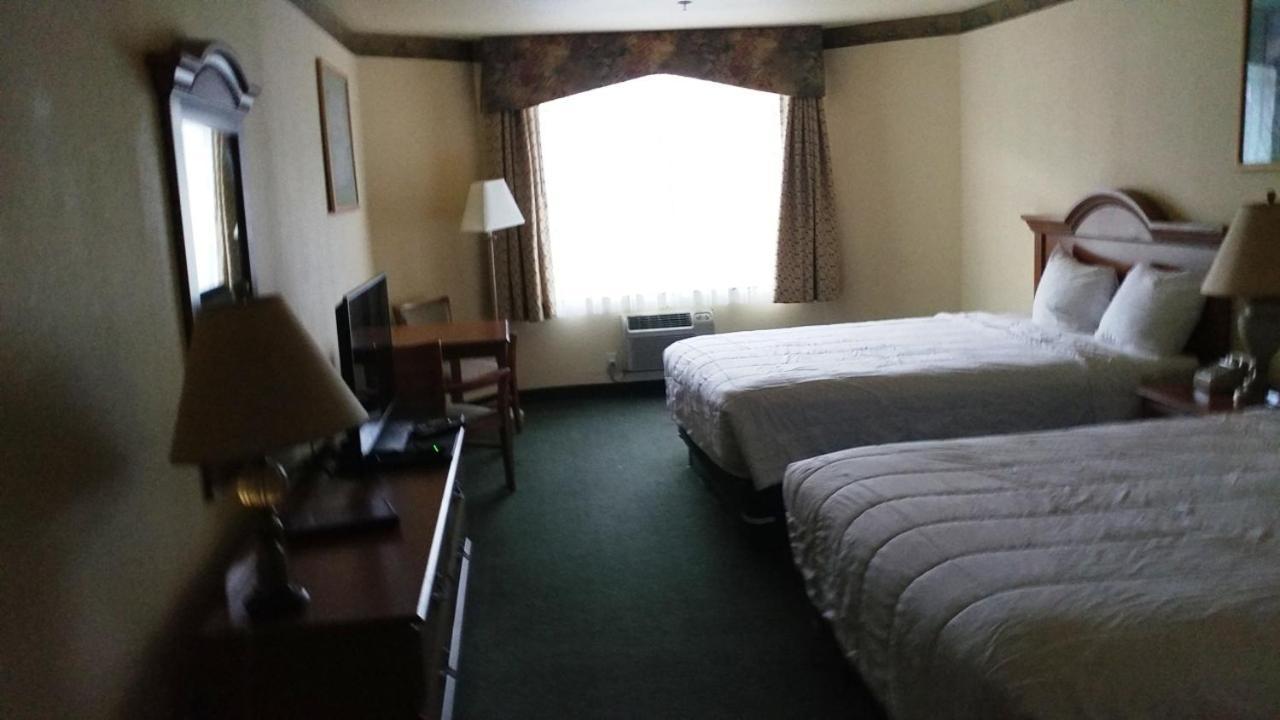 לינקולן סיטי Palace Inn & Suites מראה חיצוני תמונה