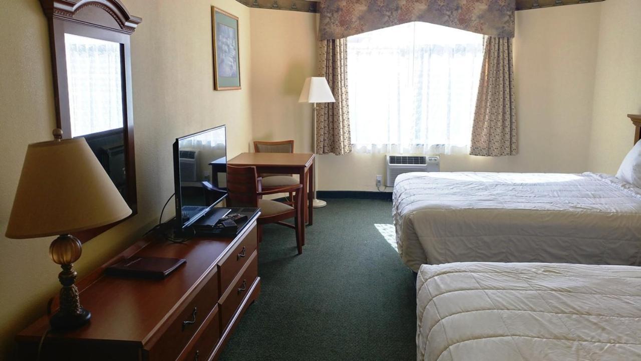 לינקולן סיטי Palace Inn & Suites מראה חיצוני תמונה